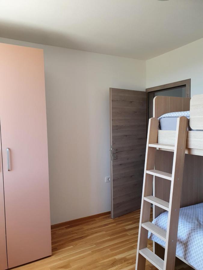 Apartma Zdenko อิซอลา ภายนอก รูปภาพ